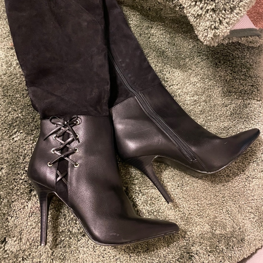 Knee boots